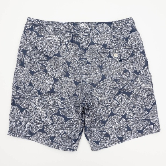 NWOT Club Monaco Printed Swim Trunks Men's Medium - Picture 3 of 9